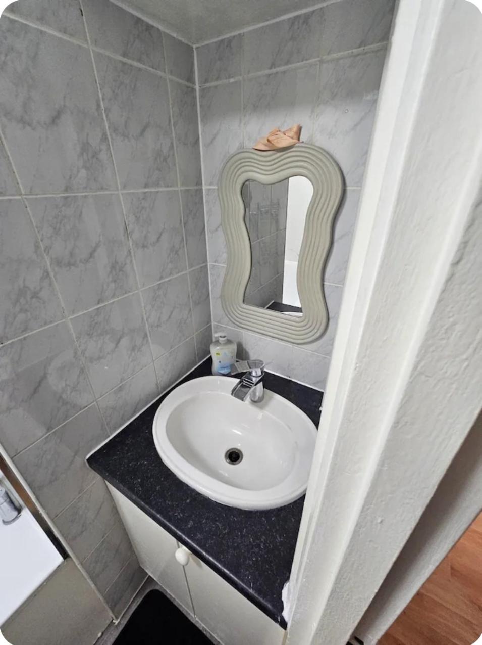 Апартаменты New Flat Next The Tube And Connections To The Centre Лондон Экстерьер фото
